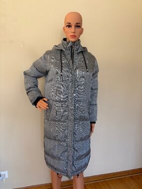 Forever 21 Contemporary Long Puffer Coat – Gray Plaid – Hooded